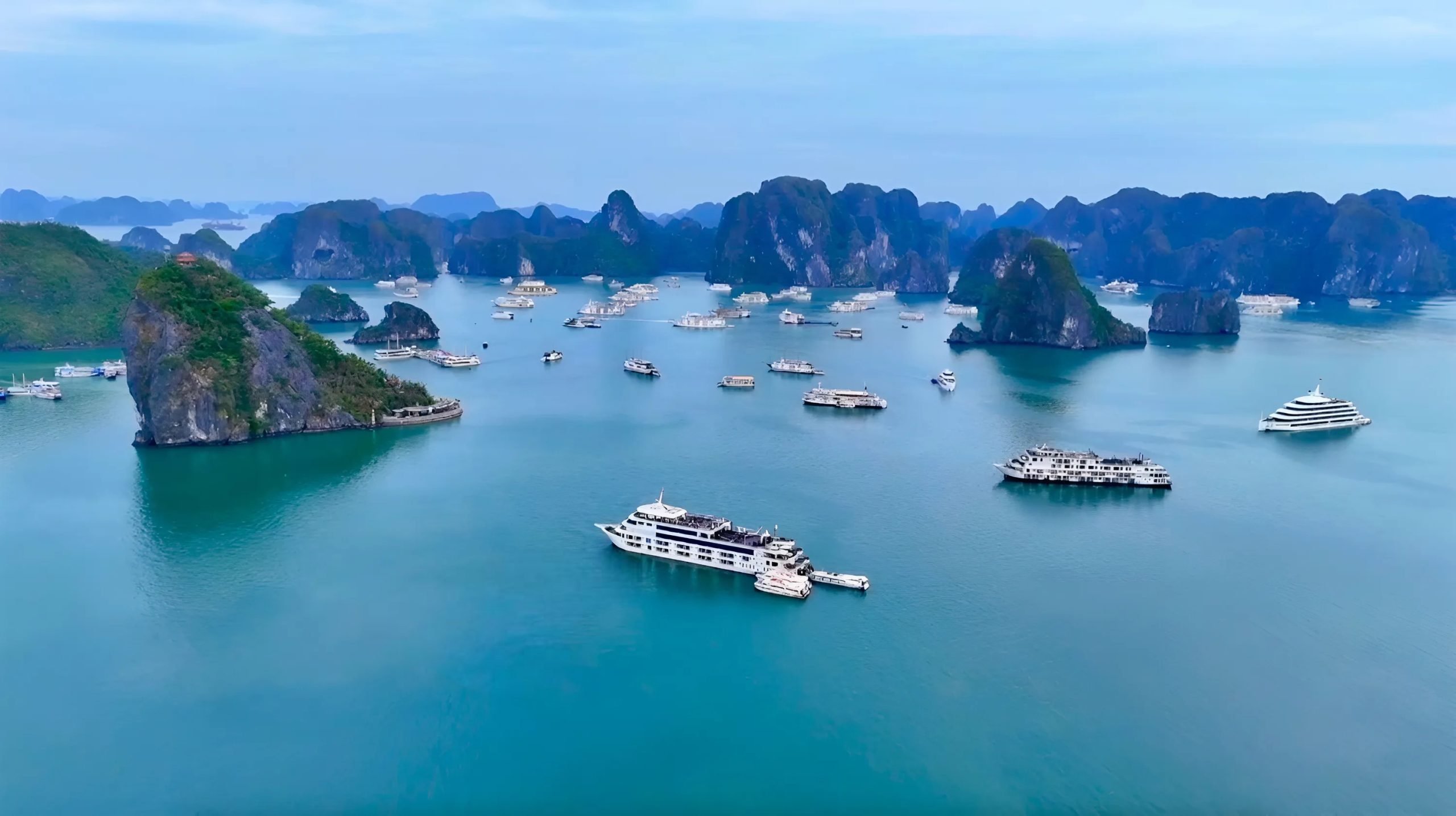 Windtre in Halong Bay scaled Ovation Vietnam DMC. Vietnam: A Rising Star in Business Events